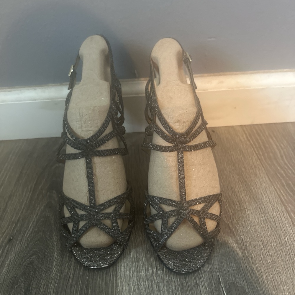Kate Spade Black Heels Elegant Design size 8